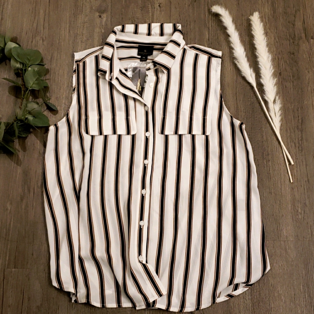 Button Up Blouse Women's Small NWT Chic classy